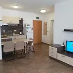 Apartamenti Zhelezovi 아파트 포마리