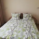 Apartamenti Zhelezovi 아파트 포마리